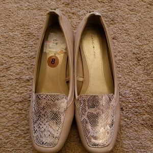 Bandolino Neutral Loafer